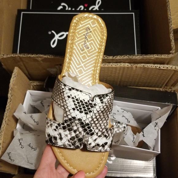 Only 5.5 left! Qupid Snakeskin slides sandals - Picture 6 of 7
